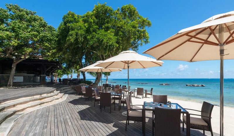 The Westin Turtle Bay - Beach Grill under the Tree